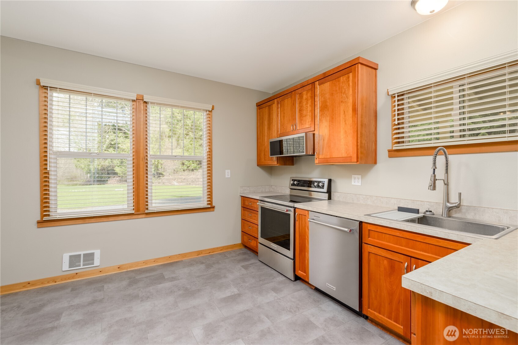 903 Valley Street Port Angeles WA 98362