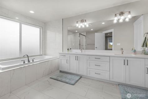 20214 104th Place SE Kent WA 98031