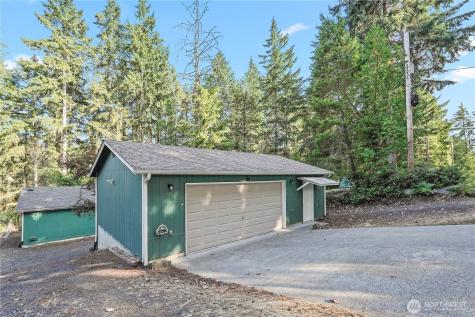 261 Emerald Lake Grapeview WA 98546