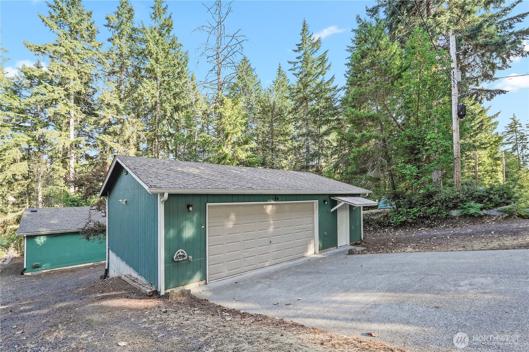 261 E Emerald Lake Drive W Grapeview WA 98546