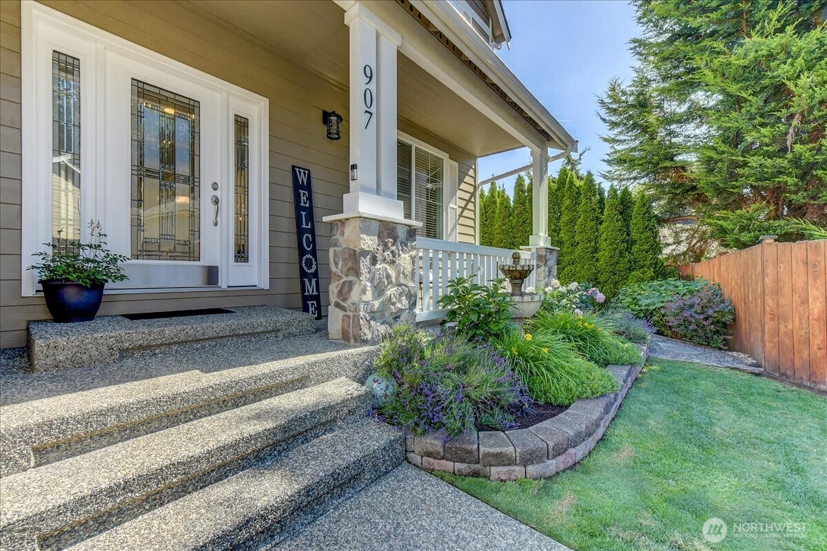 907 196th Place SW Lynnwood WA 98036