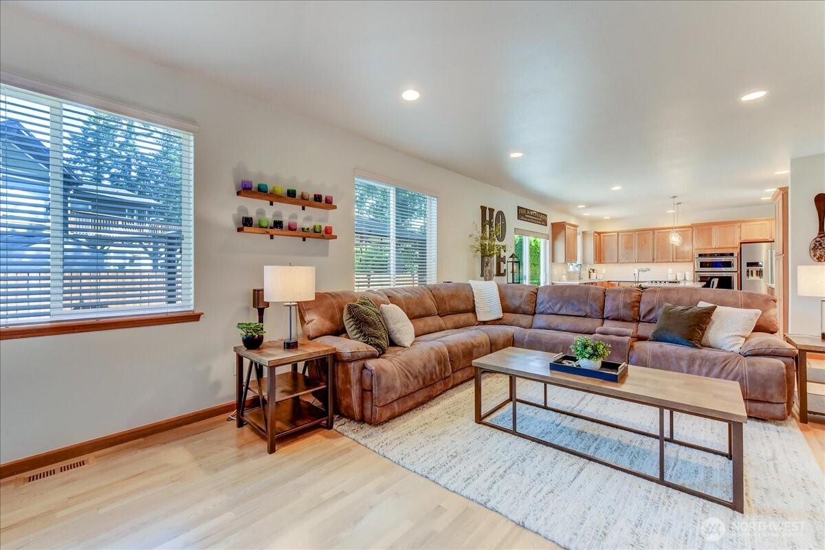 907 196th Place SW Lynnwood WA 98036