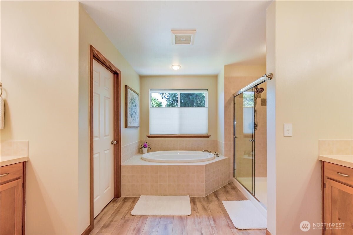 907 196th Place SW Lynnwood WA 98036