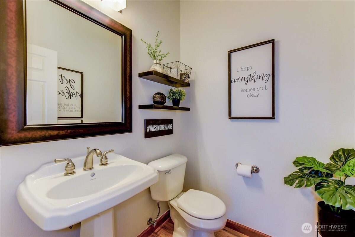 907 196th Place SW Lynnwood WA 98036