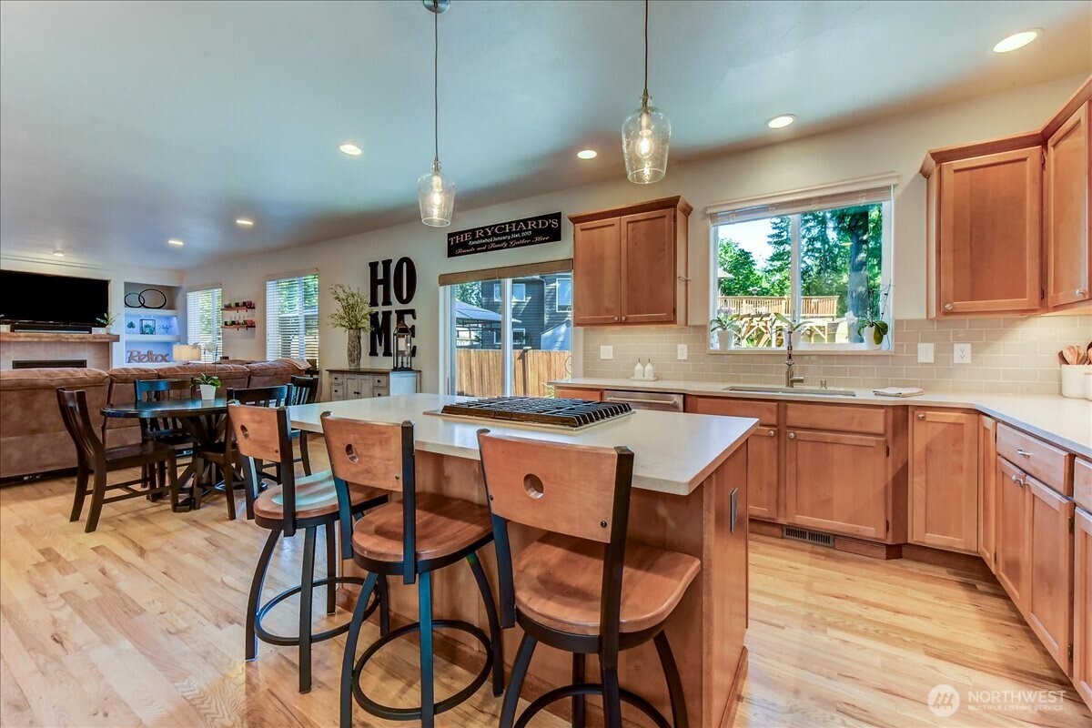 907 196th Place SW Lynnwood WA 98036