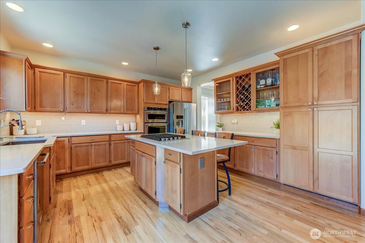 907 196th Place SW Lynnwood WA 98036