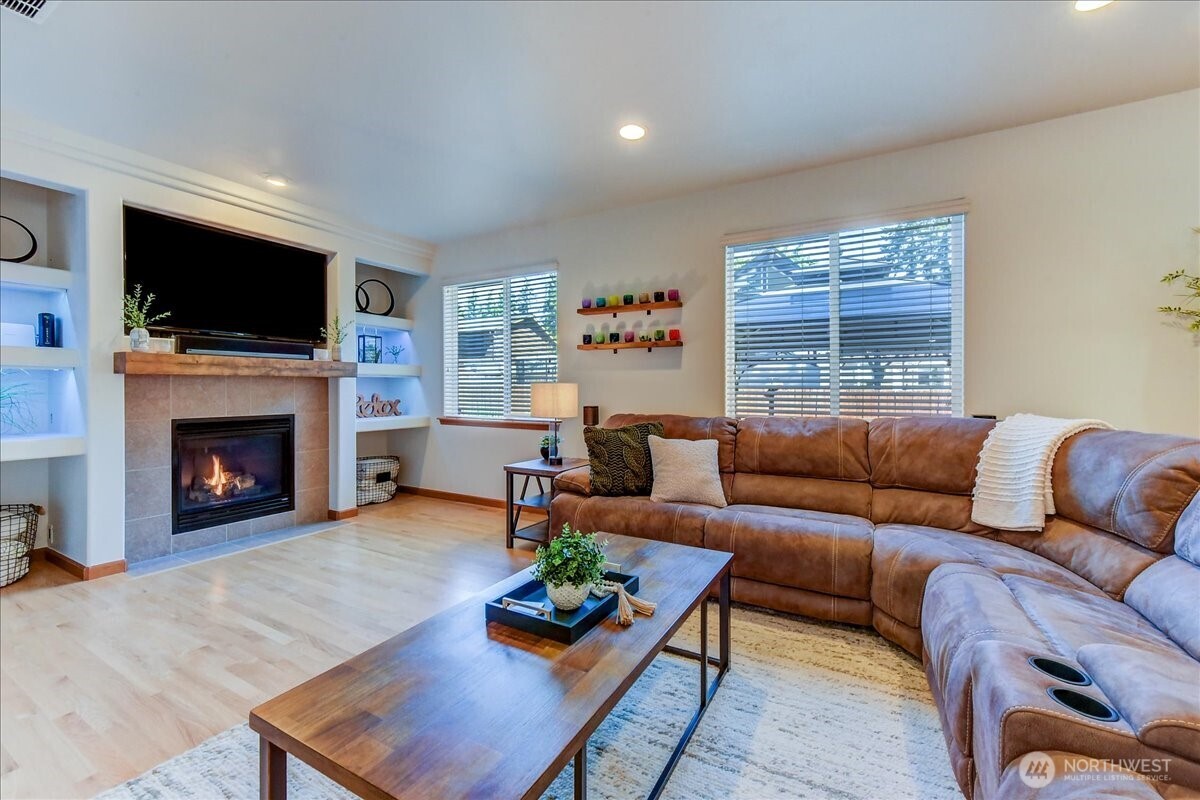 907 196th Place SW Lynnwood WA 98036