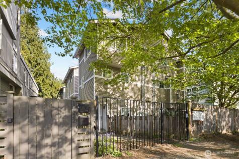 10520 Whitman Avenue N Seattle WA 98133