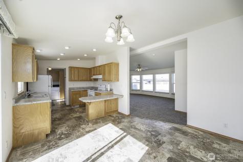 7160 SE Bayview Avenue Othello WA 99344