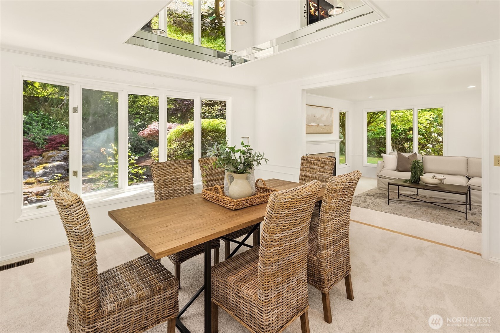 8531 Hunts Point Lane Hunts Point WA 98004