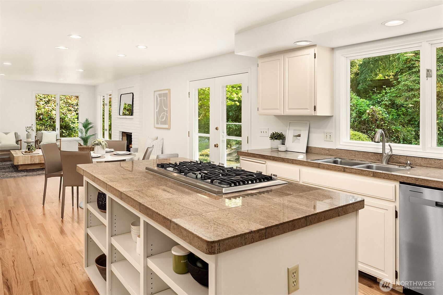 8531 Hunts Point Lane Hunts Point WA 98004