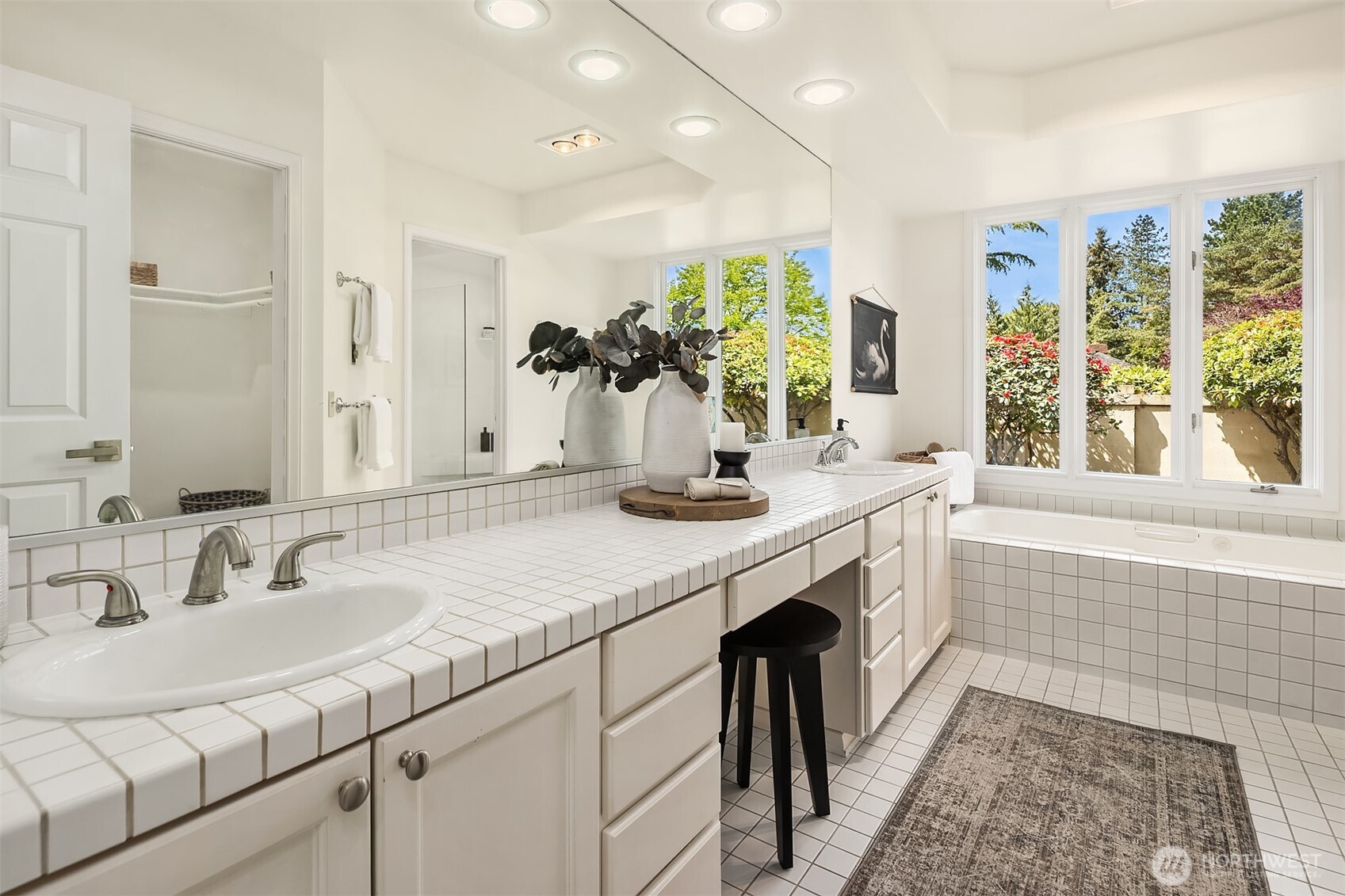 8531 Hunts Point Lane Hunts Point WA 98004