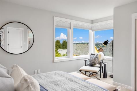 516 N 61st Street Seattle WA 98103
