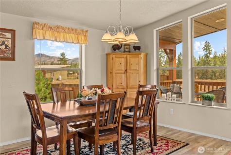 88 Horizon View Court Winthrop WA 98862