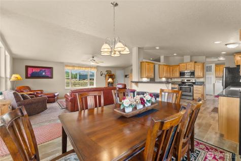 88 Horizon View Court Winthrop WA 98862