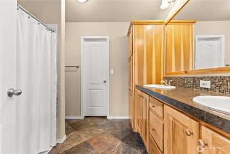 88 Horizon View Court Winthrop WA 98862
