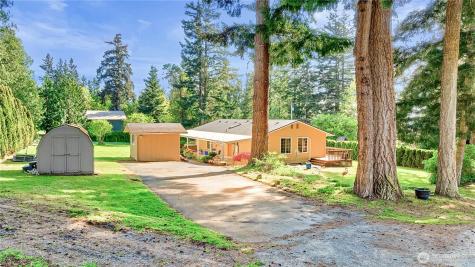 560 N Sunset Drive Camano Island WA 98282