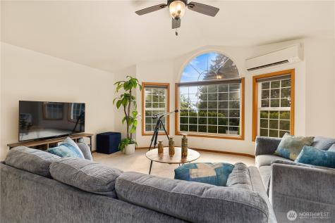 560 N Sunset Drive Camano Island WA 98282