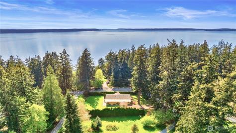 560 N Sunset Drive Camano Island WA 98282