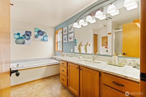 560 N Sunset Drive Camano Island WA 98282
