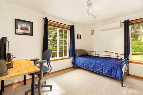 560 N Sunset Drive Camano Island WA 98282