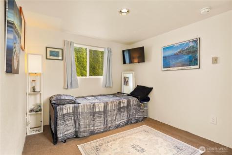 560 N Sunset Drive Camano Island WA 98282