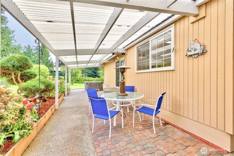 560 N Sunset Drive Camano Island WA 98282