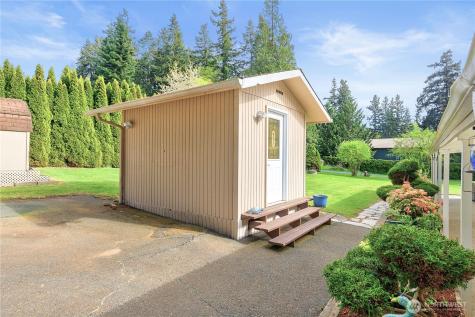 560 N Sunset Drive Camano Island WA 98282