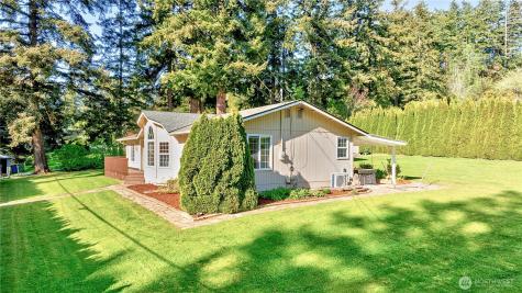 560 N Sunset Drive Camano Island WA 98282