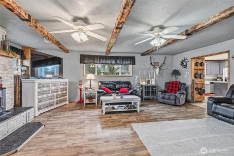441 4th Avenue SW Castle Rock WA 98611