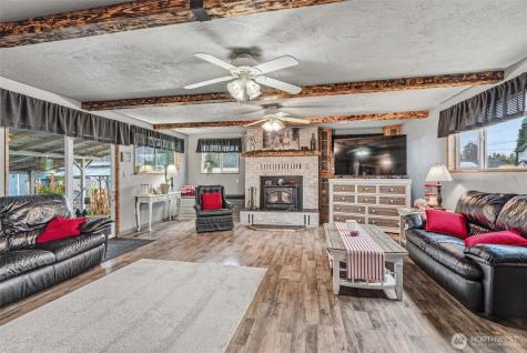 441 4th Avenue SW Castle Rock WA 98611