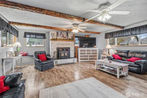 441 4th Avenue SW Castle Rock WA 98611