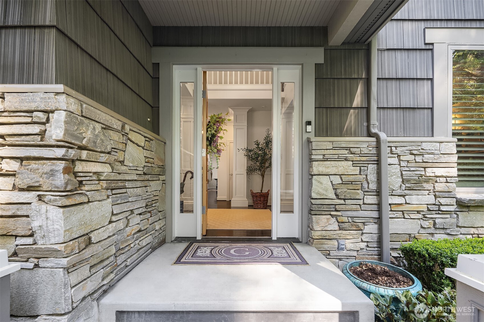 13364 Bridgestone Court NE Bainbridge Island WA 98110