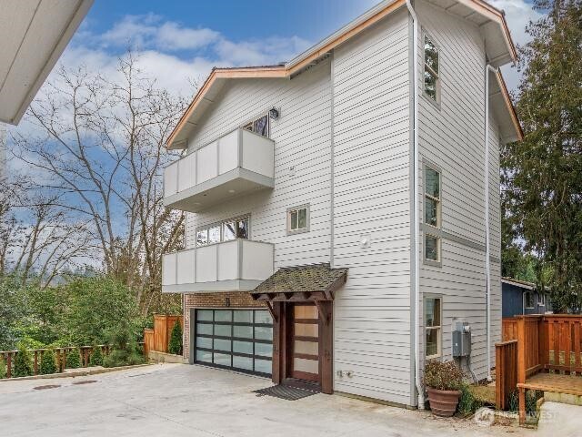 13716 30 Avenue NE Seattle WA 98125