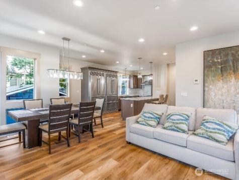 13716 30 Avenue NE Seattle WA 98125