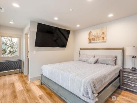 13716 30 Avenue NE Seattle WA 98125