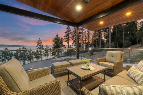 1423 Sergios View Lane Oak Harbor WA 98277