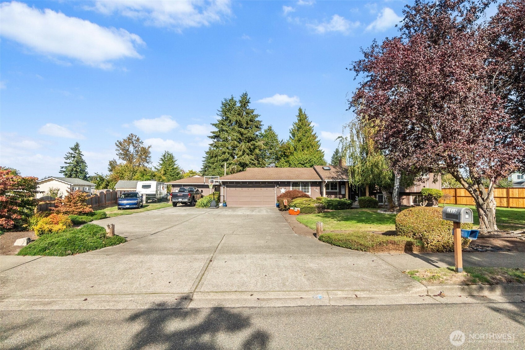 2105 W Stewart Puyallup WA 98371