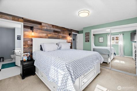 2105 W Stewart Puyallup WA 98371