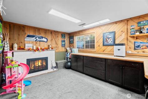 2105 W Stewart Puyallup WA 98371