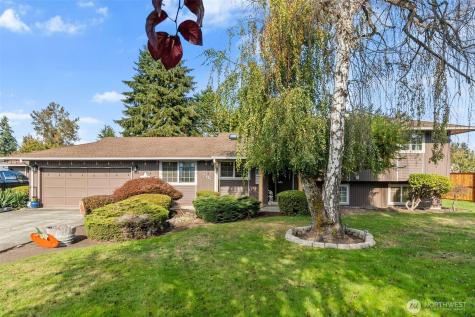 2105 W Stewart Puyallup WA 98371