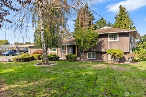 2105 W Stewart Puyallup WA 98371