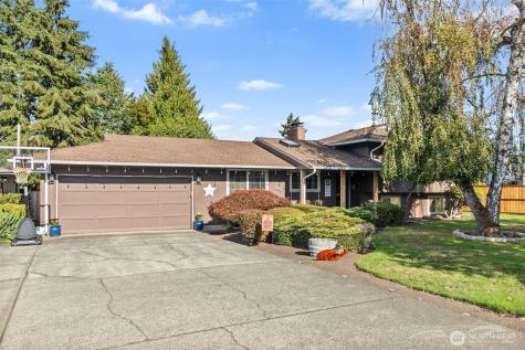 2105 W Stewart Puyallup WA 98371