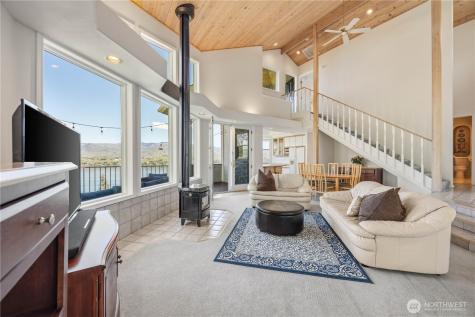 7420 Navarre Drive Chelan WA 98816