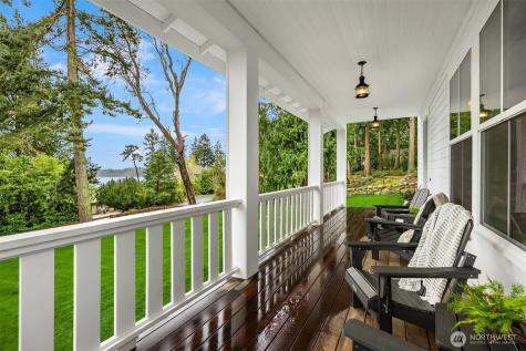 10717 NE Manitou Park Boulevard Bainbridge Island WA 98110