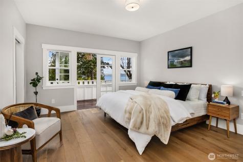 10717 NE Manitou Park Boulevard Bainbridge Island WA 98110