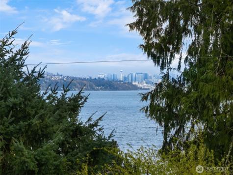 10717 NE Manitou Park Boulevard Bainbridge Island WA 98110