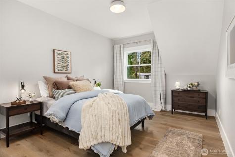 10717 NE Manitou Park Boulevard Bainbridge Island WA 98110