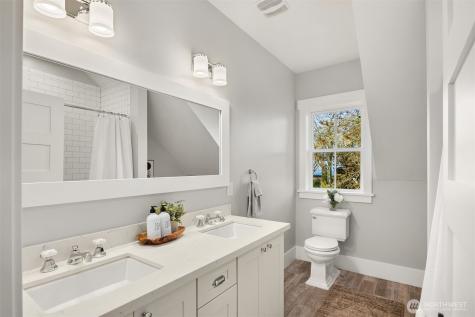 10717 NE Manitou Park Boulevard Bainbridge Island WA 98110