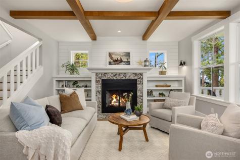 10717 NE Manitou Park Boulevard Bainbridge Island WA 98110